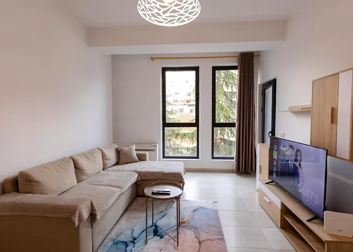 Happy 1 * Τίρανα